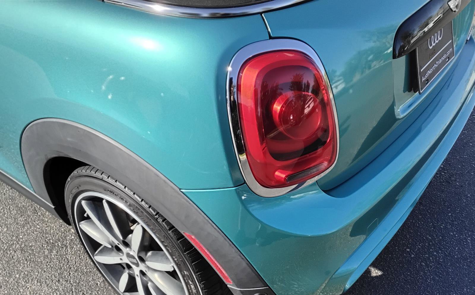 Used 2017 MINI Cooper S image 9
