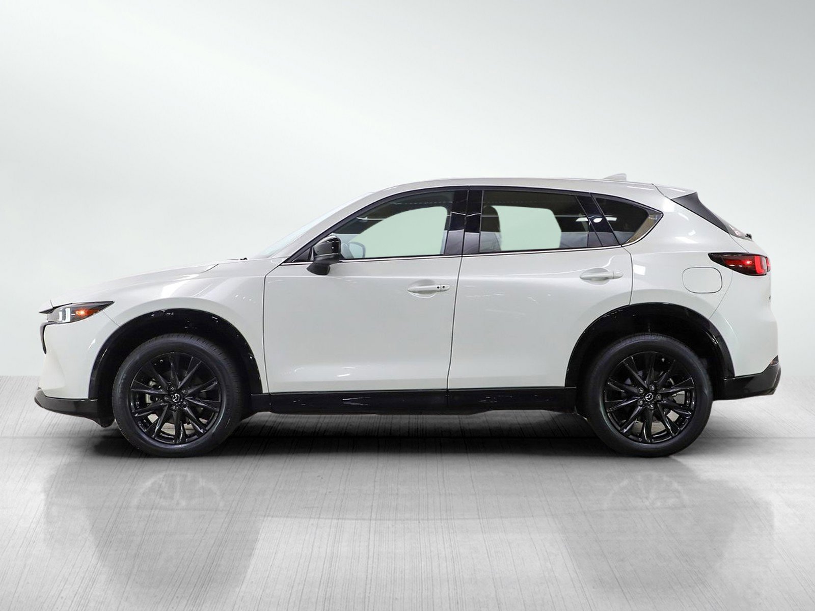 Used 2024 MAZDA CX-5 Carbon Edition image 2