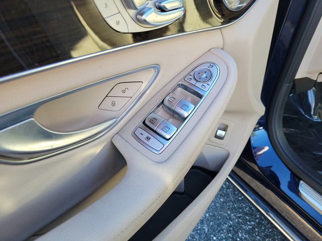 Used 2020 Mercedes-Benz C 300 Sedan image 15