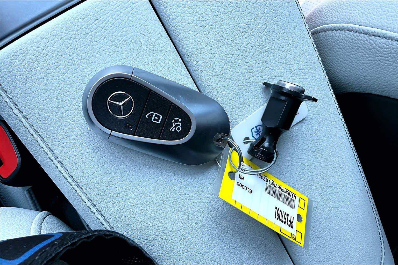 Used 2024 Mercedes-Benz GLC 300 4MATIC image 14