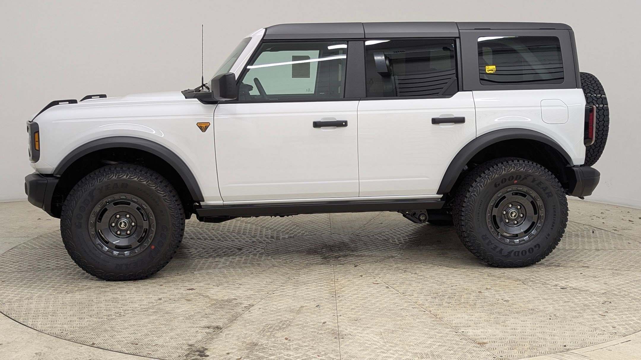 New 2025 Ford Bronco Badlands w/ Sasquatch Package video 2