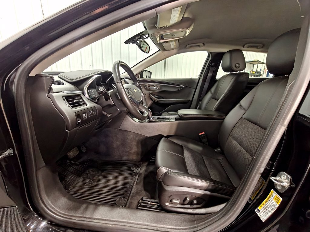 Used 2016 Chevrolet Impala LT w/ Convenience Package FWD image 21