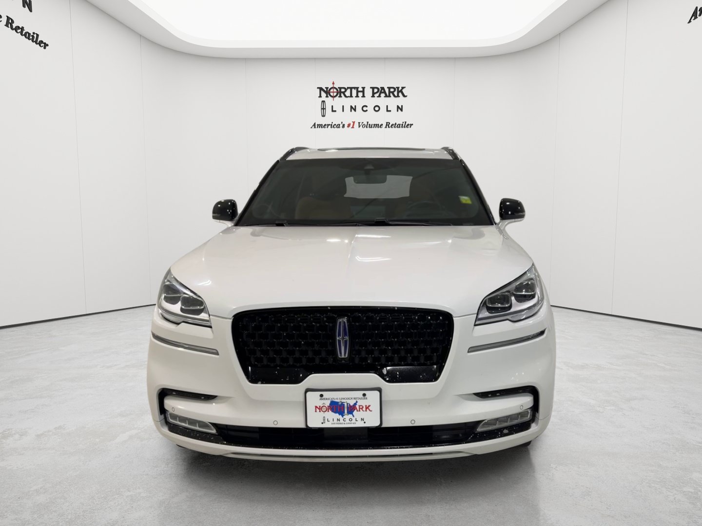 Used 2023 Lincoln Aviator Black Label Grand Touring w/ Class IV Trailer Tow Package AWD/4WD image 8
