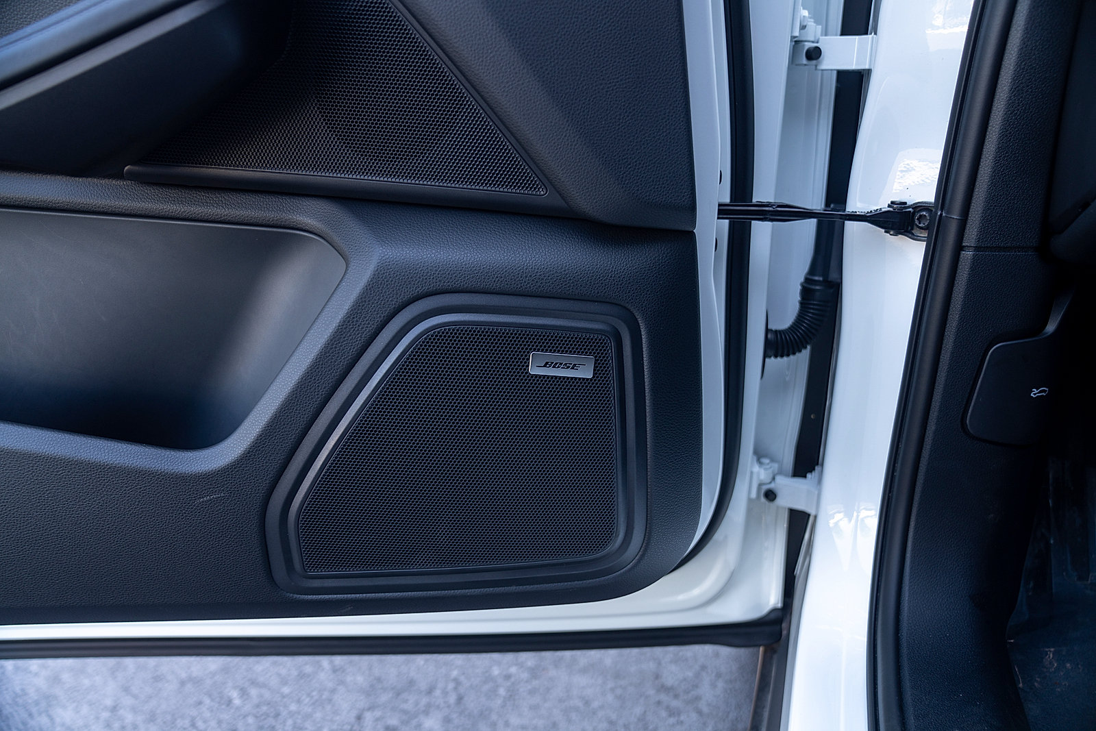 Certified 2026 Porsche Macan Turbo AWD/4WD image 20