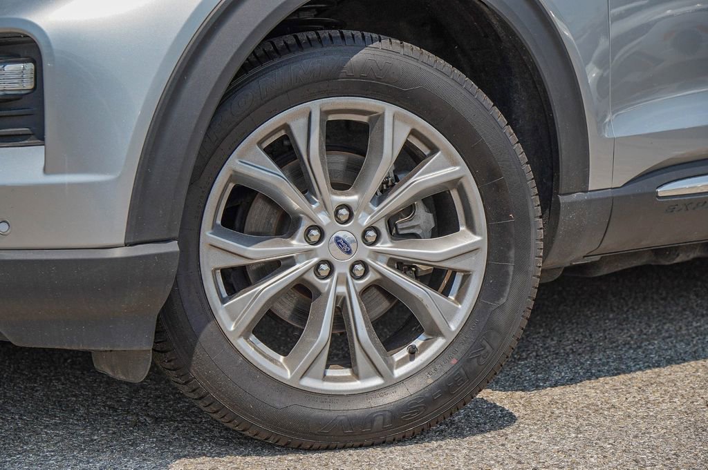 Used 2023 Ford Explorer Limited image 2