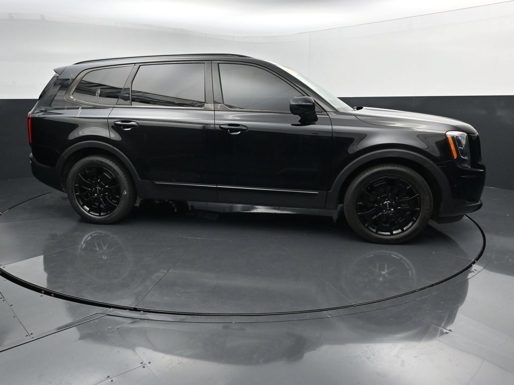 Used 2022 Kia Telluride SX w/ Nightfall Edition Package AWD/4WD image 9