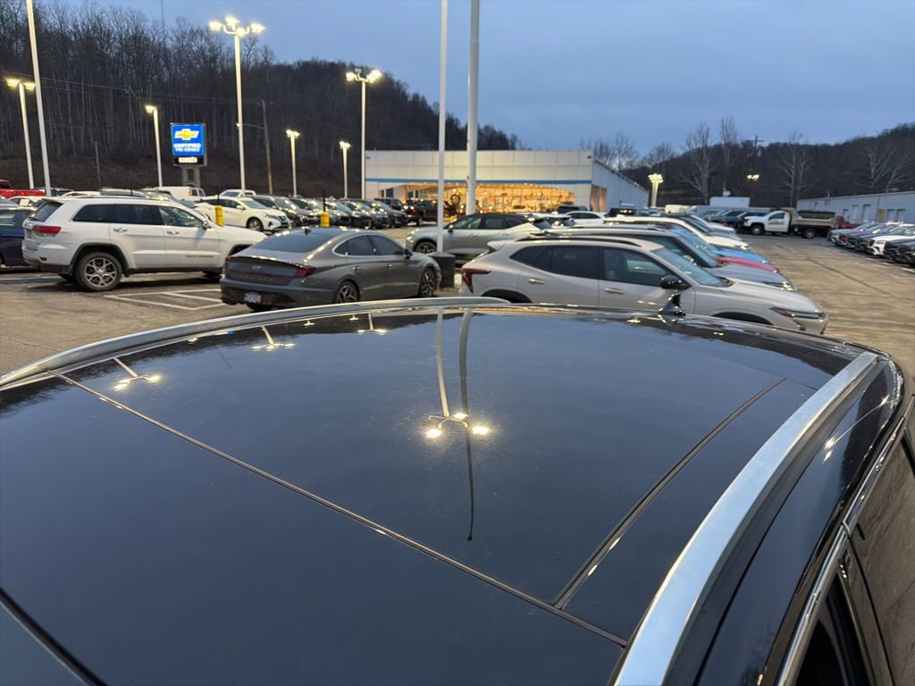 Used 2022 Lincoln Corsair Reserve w/ Equipment Group 201A image 2