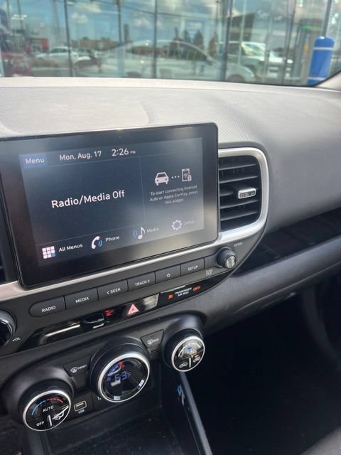 Used 2023 Hyundai Venue SEL FWD image 4