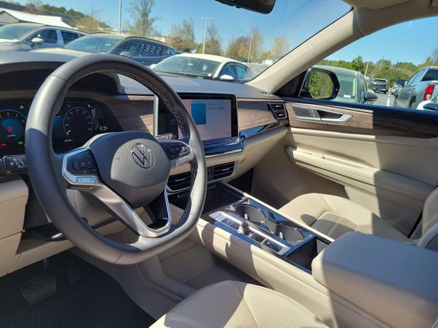 Used 2024 Volkswagen Atlas SEL image 14