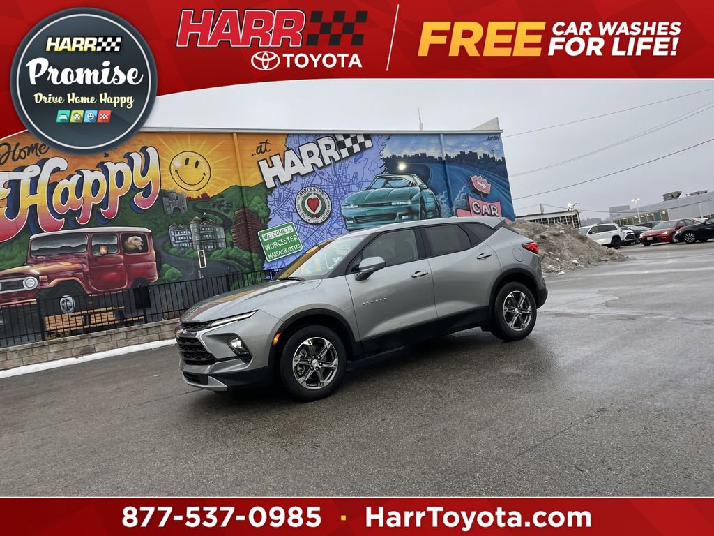 Used 2025 Chevrolet Blazer LT image 1