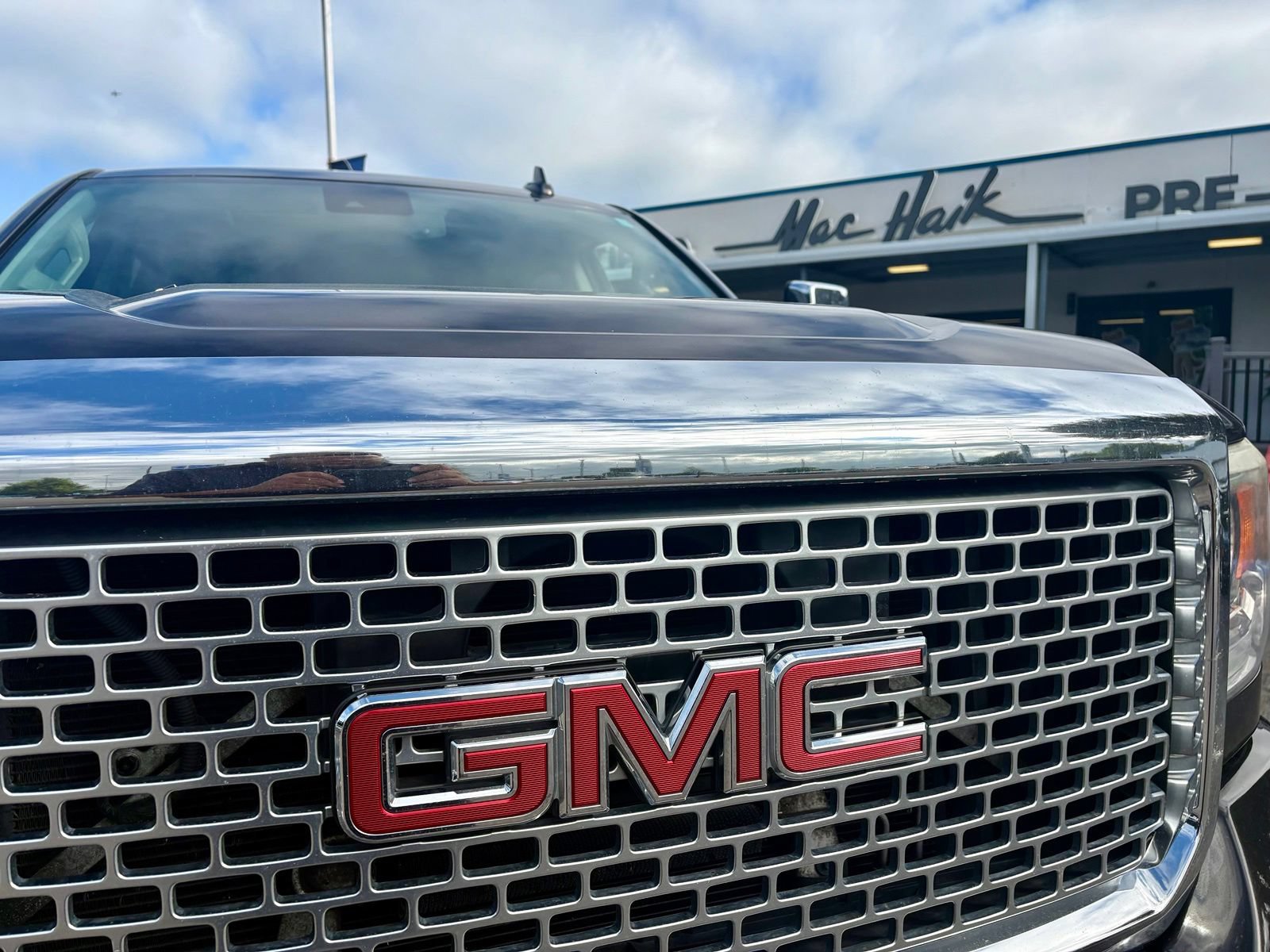 Used 2016 GMC Sierra 2500 Denali w/ Duramax Plus Package AWD/4WD image 11