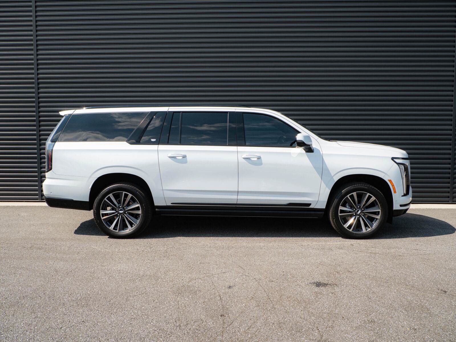 Used 2026 Cadillac Escalade ESV Sport w/ Touring Package AWD/4WD image 27