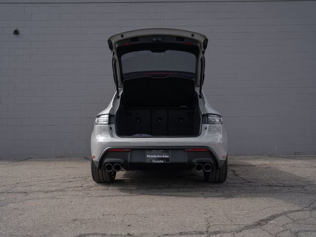 New 2026 Porsche Macan GTS image 14