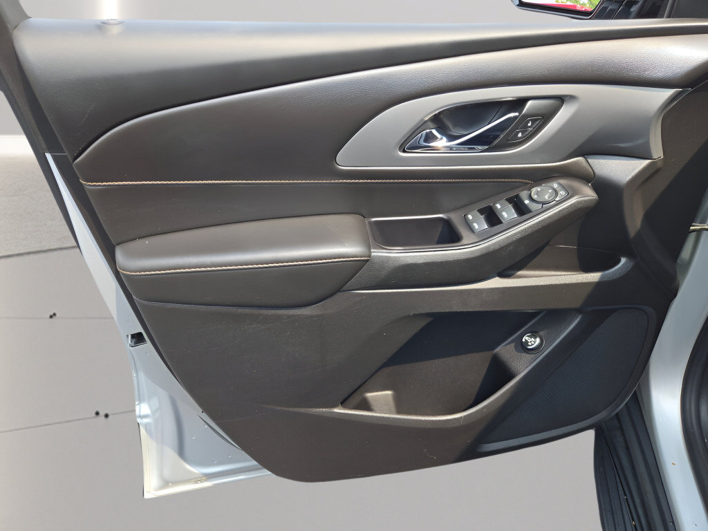 Certified 2019 Chevrolet Traverse LT FWD image 23