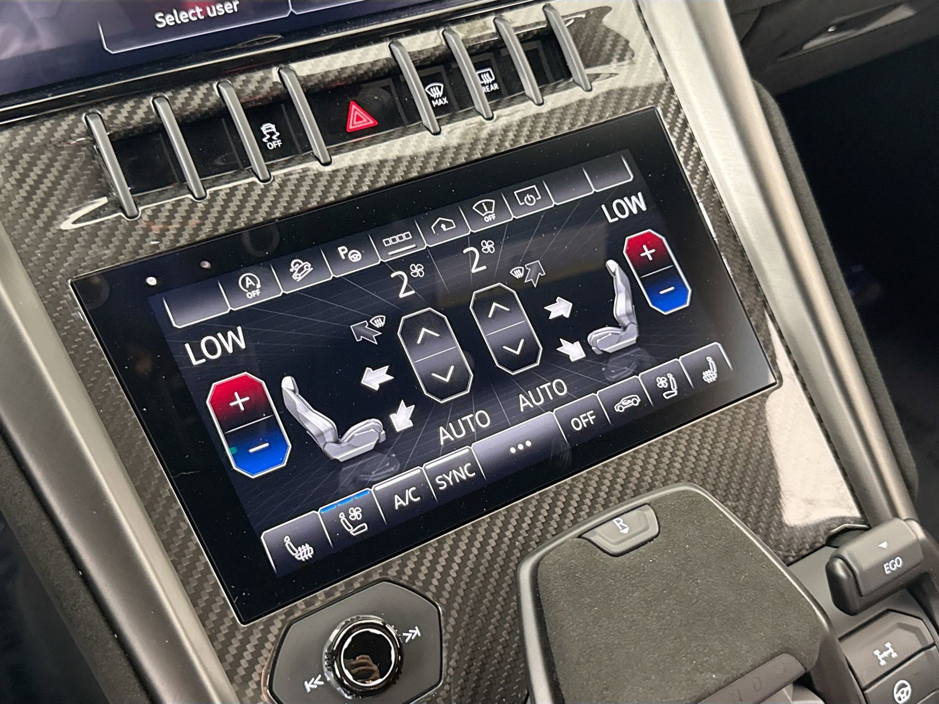 Used 2024 Lamborghini Urus Performante AWD/4WD image 12