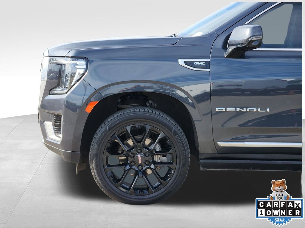Used 2022 GMC Yukon XL Denali w/ Denali Premium Package image 11