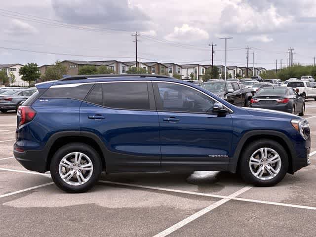 Used 2022 GMC Terrain SLE w/ Driver Convenience Package image 7