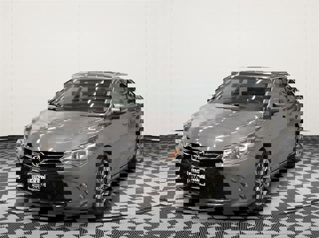 Used 2015 Toyota Camry image 9