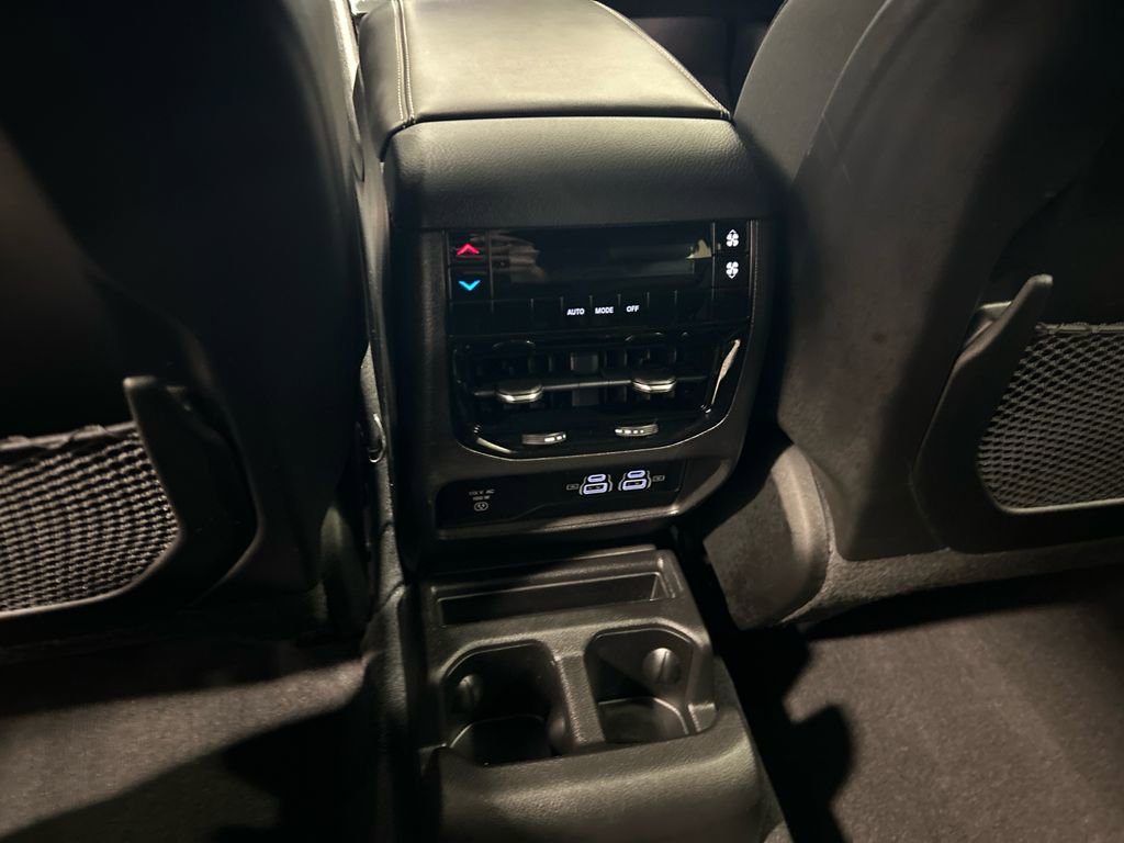 Used 2022 Jeep Grand Cherokee L Laredo AWD/4WD image 30