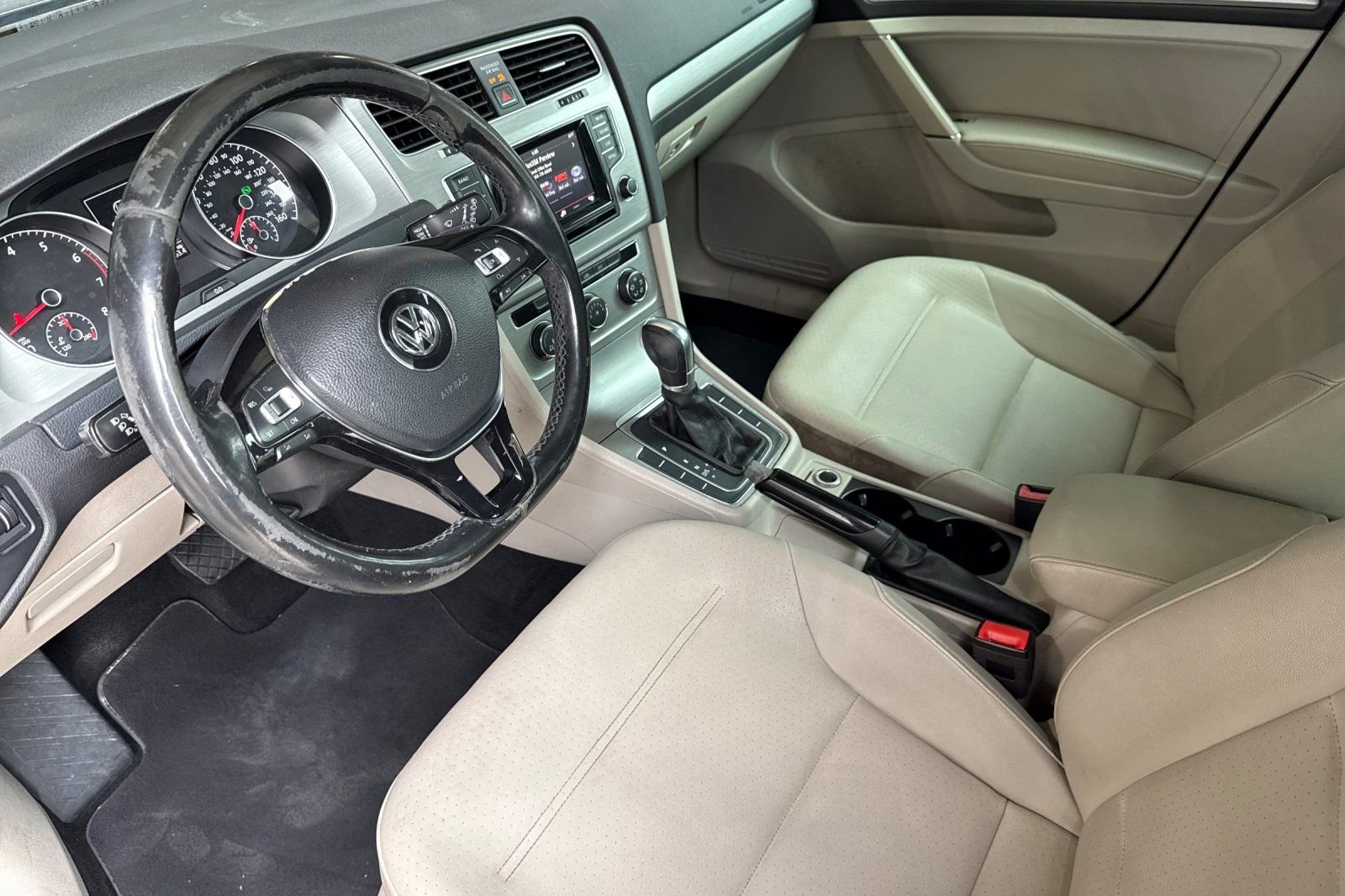 Used 2015 Volkswagen Golf S FWD image 10