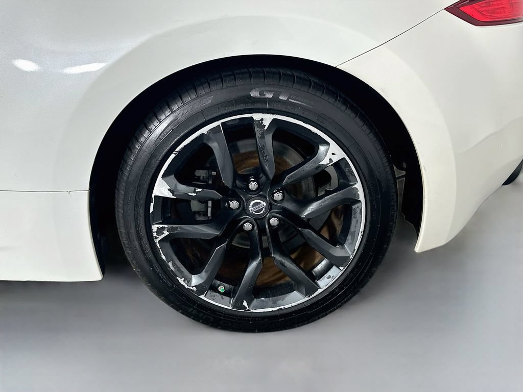 Used 2019 Nissan 370Z Touring RWD image 29