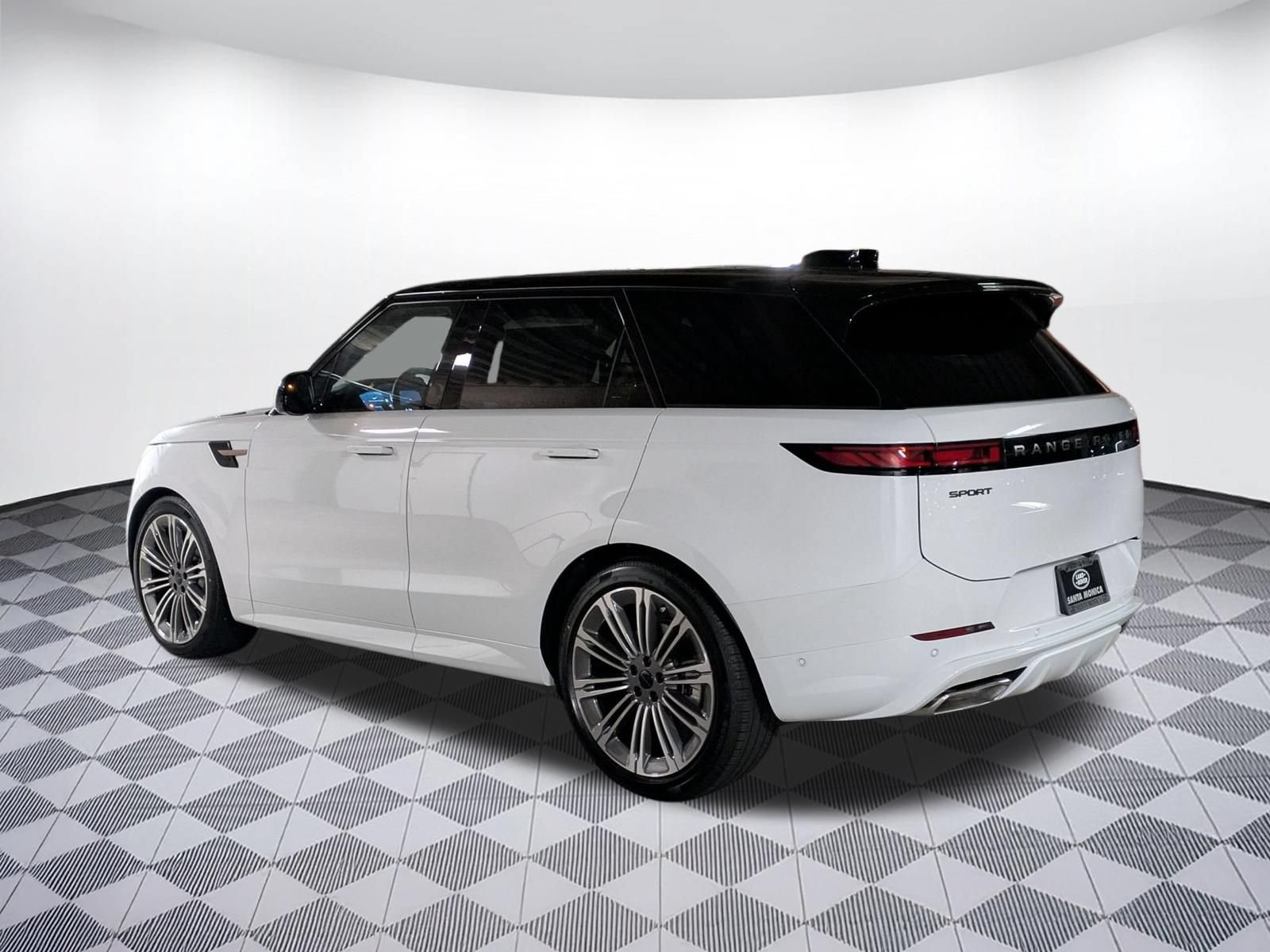 New 2026 Land Rover Range Rover Sport Dynamic SE AWD/4WD image 3