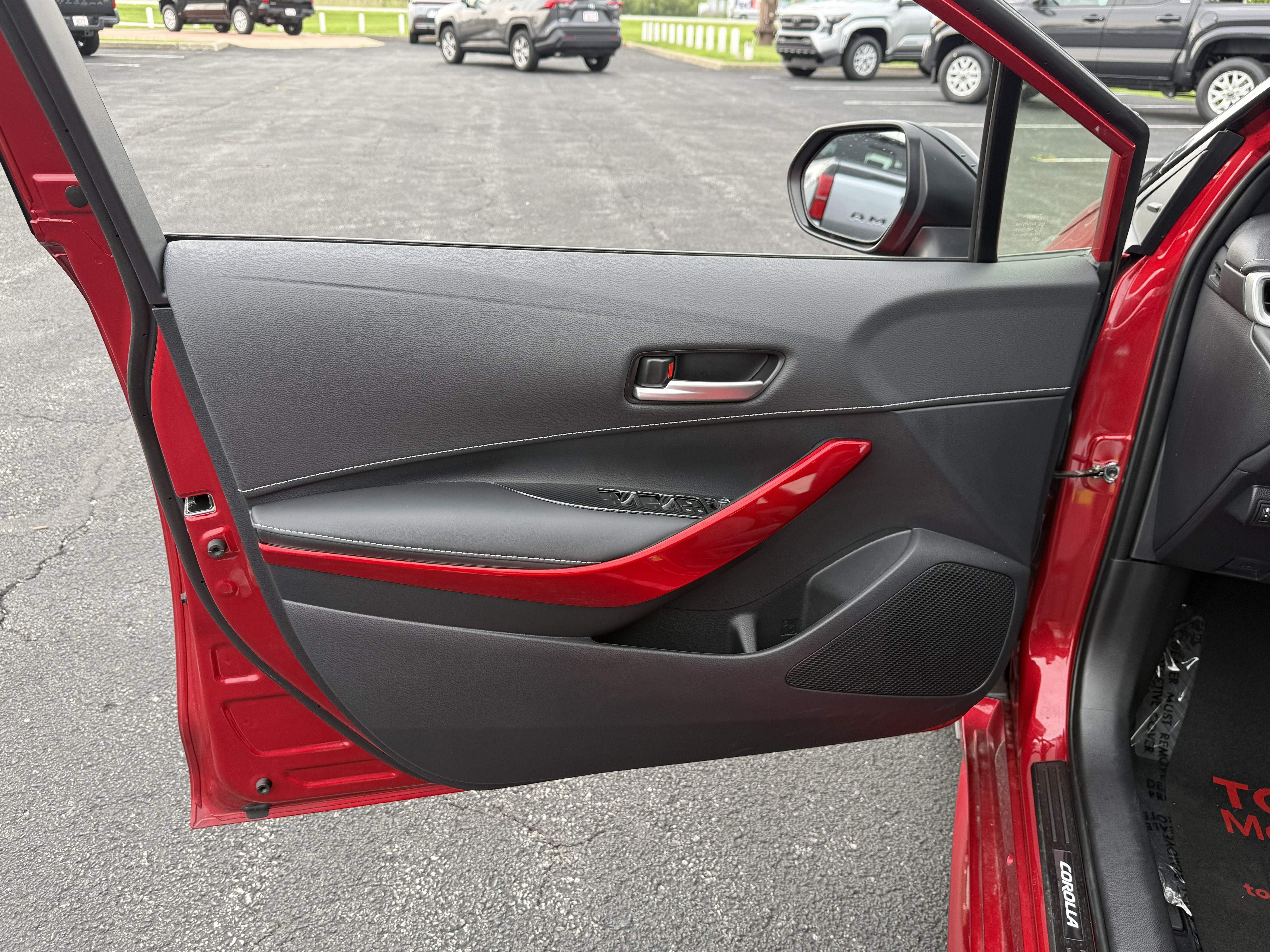 Used 2025 Toyota Corolla XSE FWD image 7