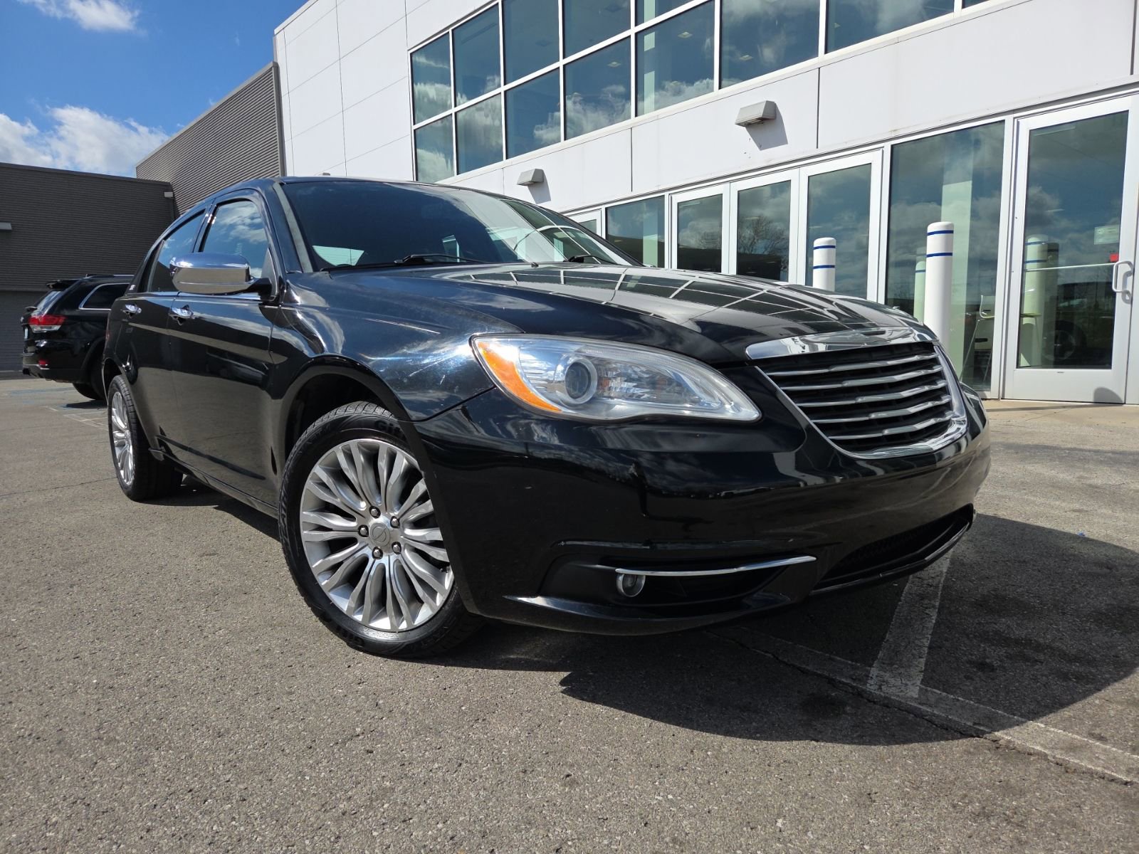 Used 2013 Chrysler 200 Limited image 5