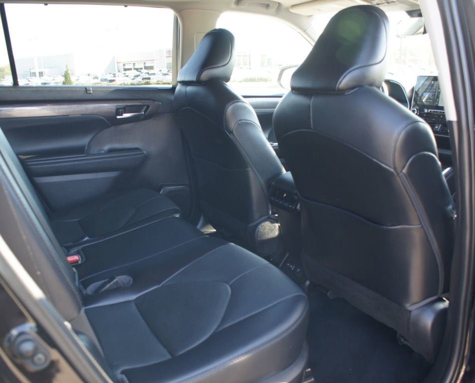 Used 2022 Toyota Highlander Limited AWD/4WD image 24