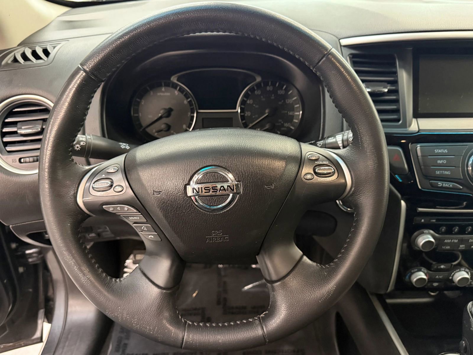 Used 2014 Nissan Pathfinder SV FWD image 32