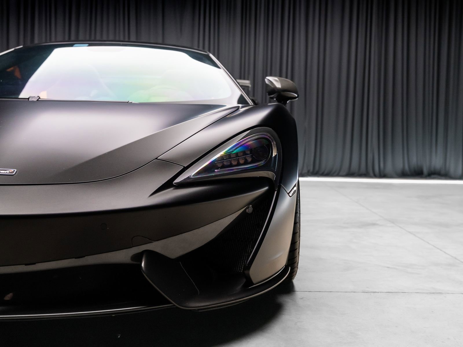 Used 2018 McLaren 570S Spider RWD image 32