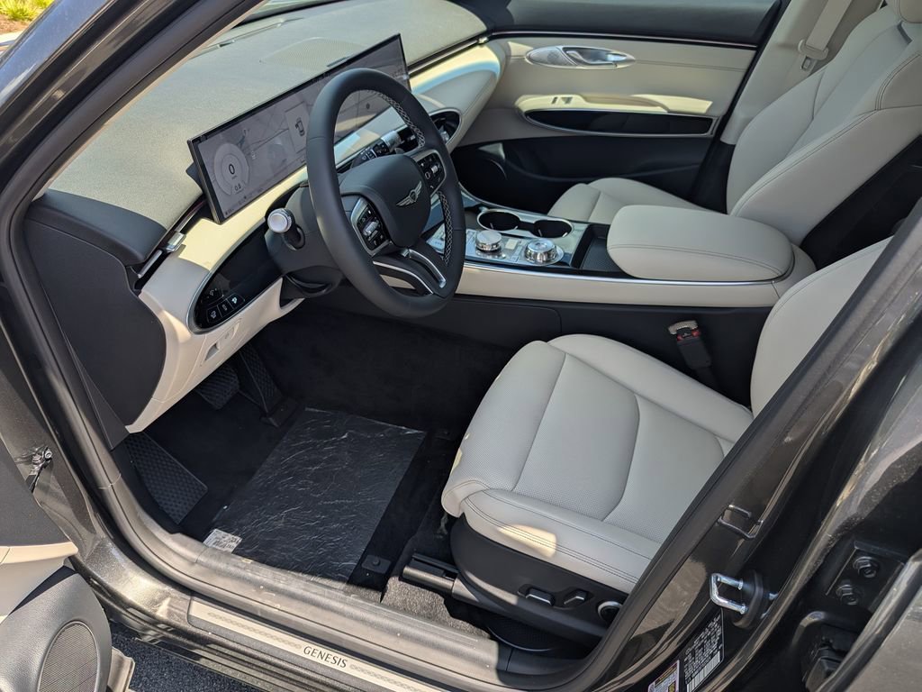 Used 2026 Genesis GV70 2.5T image 9