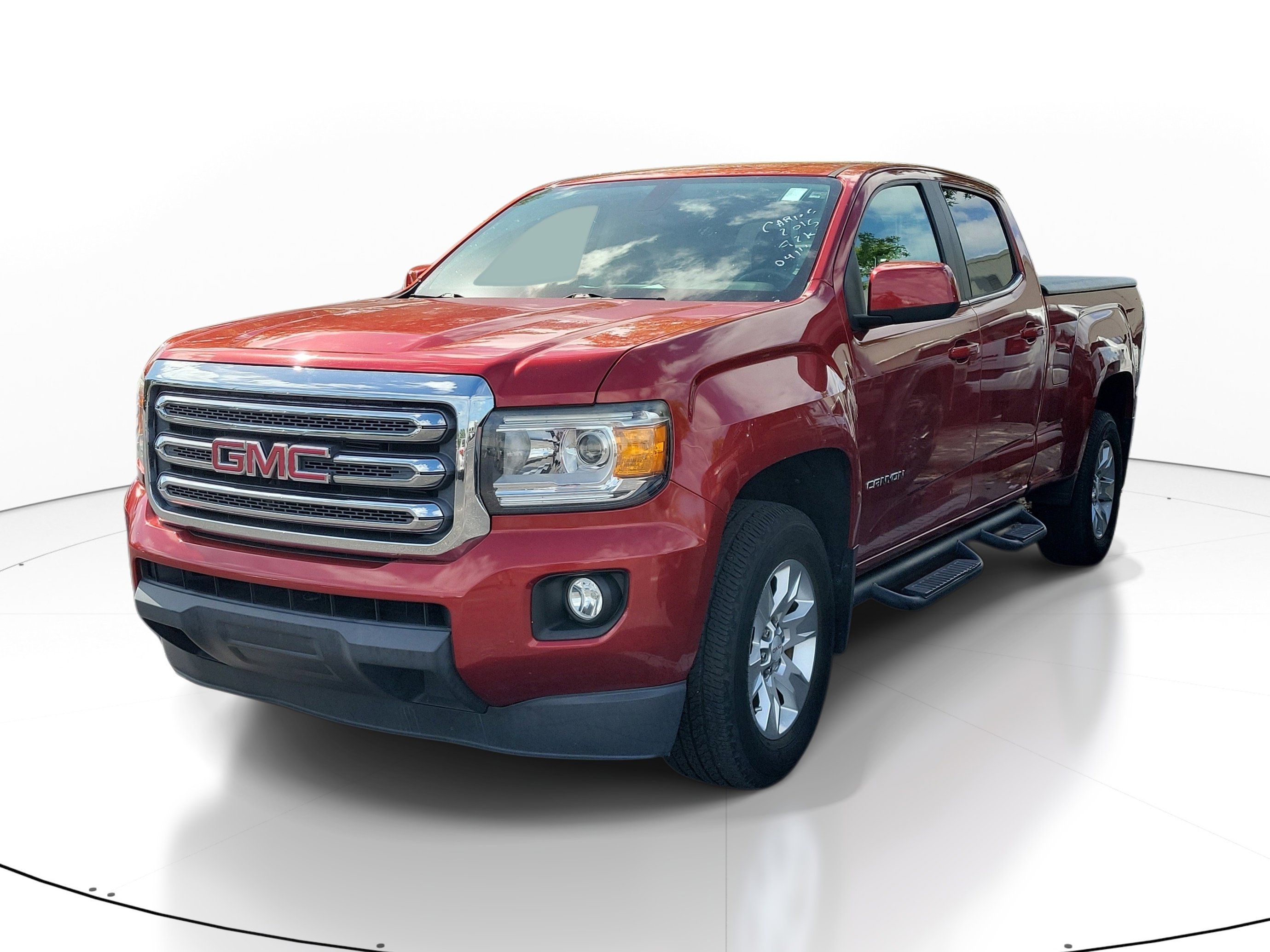 Used 2015 GMC Canyon SLE image 3