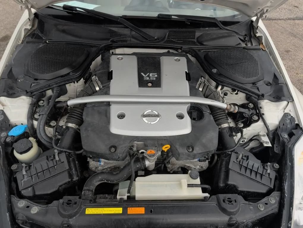 Used 2007 Nissan 350Z Touring RWD image 22