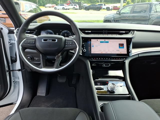 New 2026 Jeep Grand Cherokee L 4WD image 8