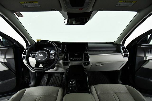 Used 2024 Kia Sorento EX image 18