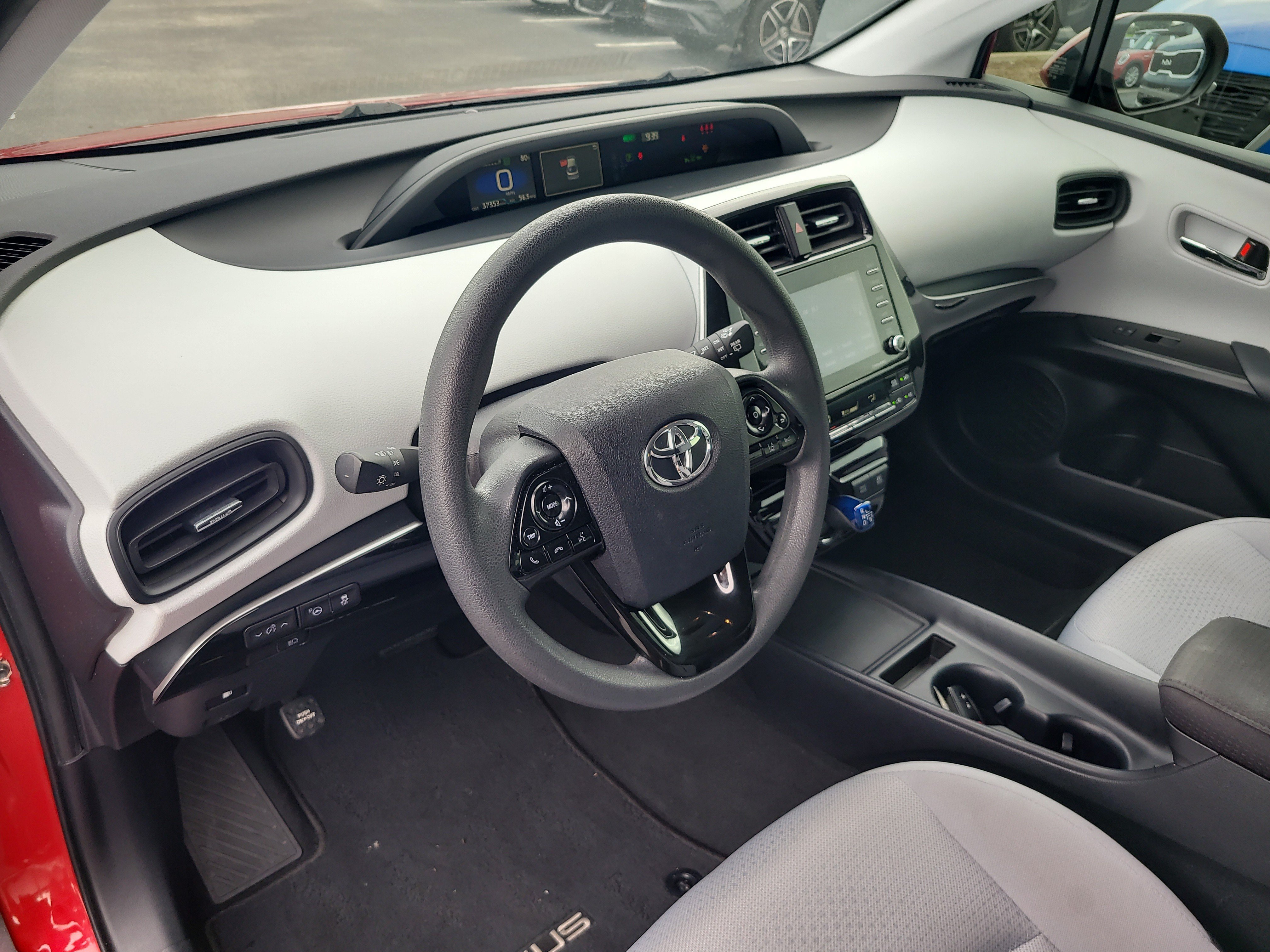 Used 2022 Toyota Prius LE FWD image 18