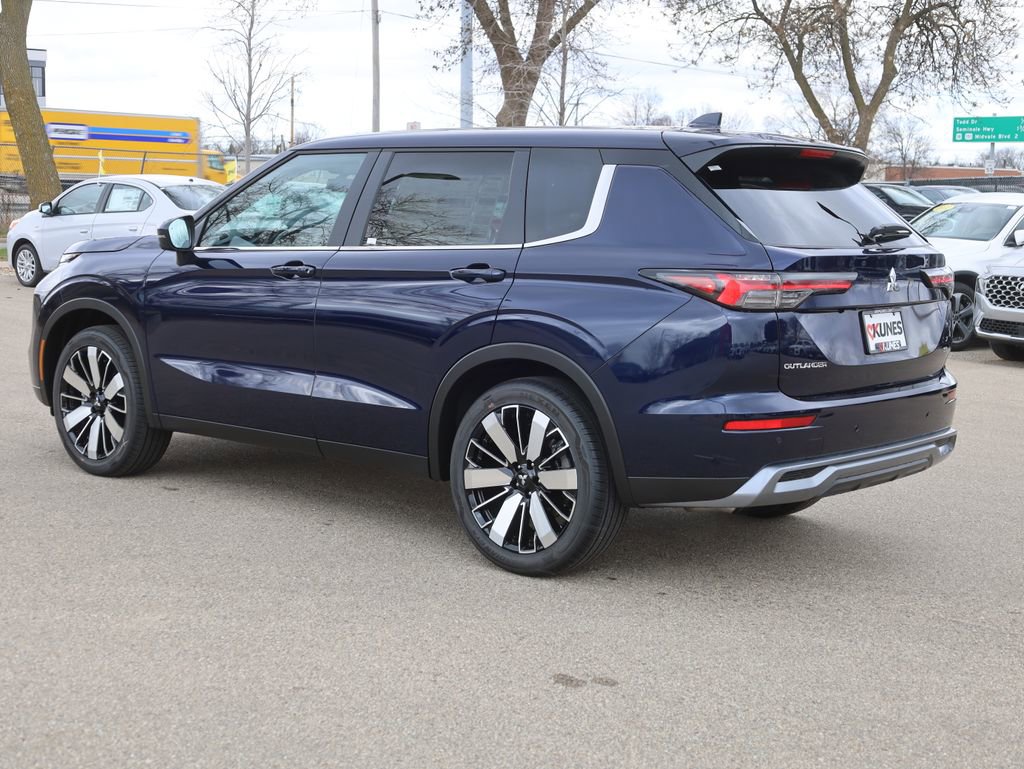 New 2025 Mitsubishi Outlander SE image 7