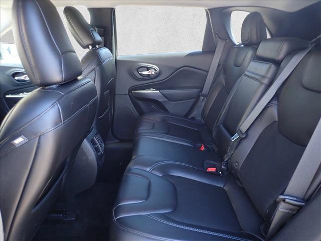 Used 2019 Jeep Cherokee Latitude Plus w/ Comfort/Convenience Group AWD/4WD image 9