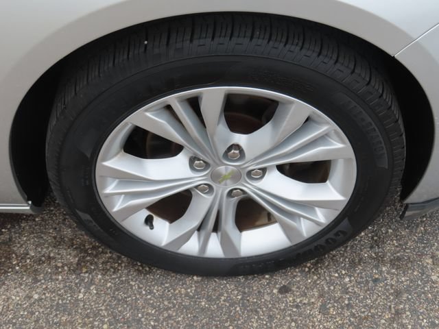 Used 2015 Chevrolet Impala LT w/ Convenience Package FWD image 11