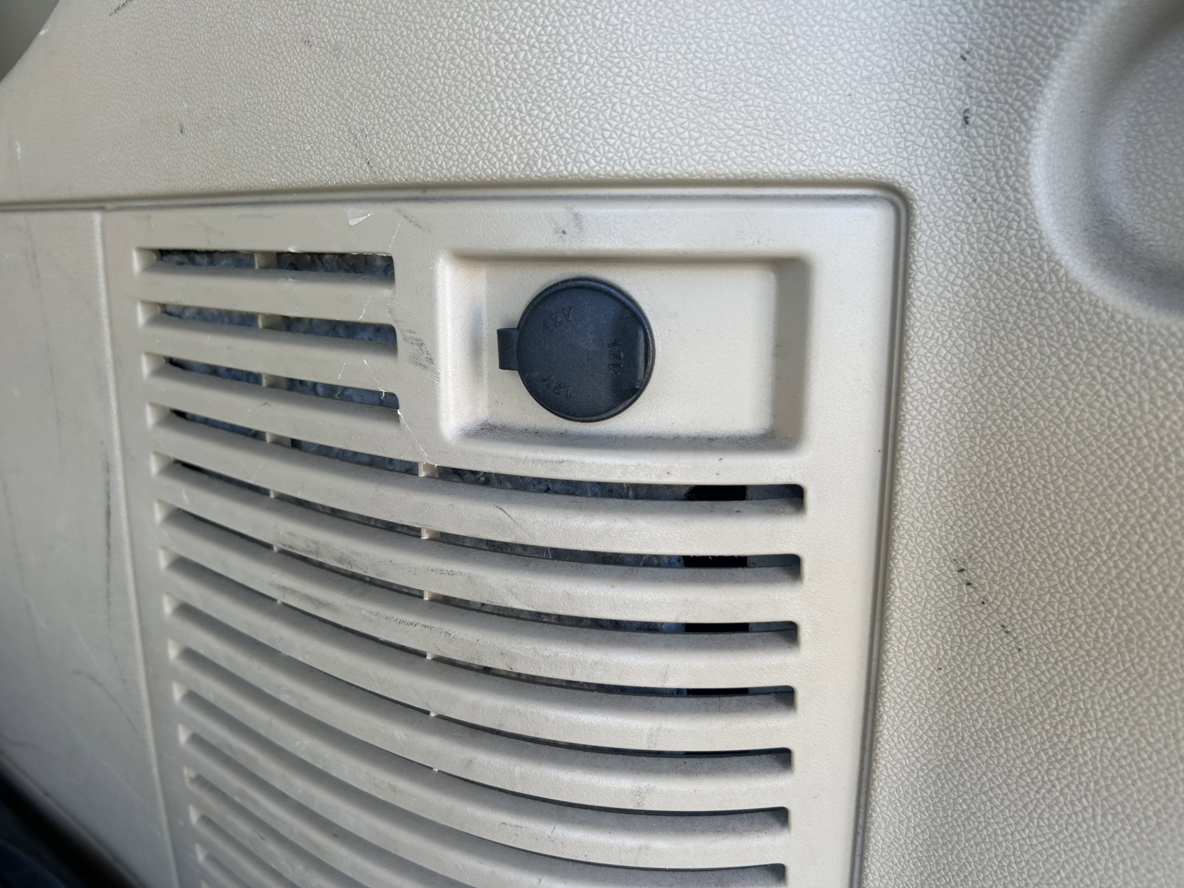 Used 2013 GMC Yukon XL Denali image 11