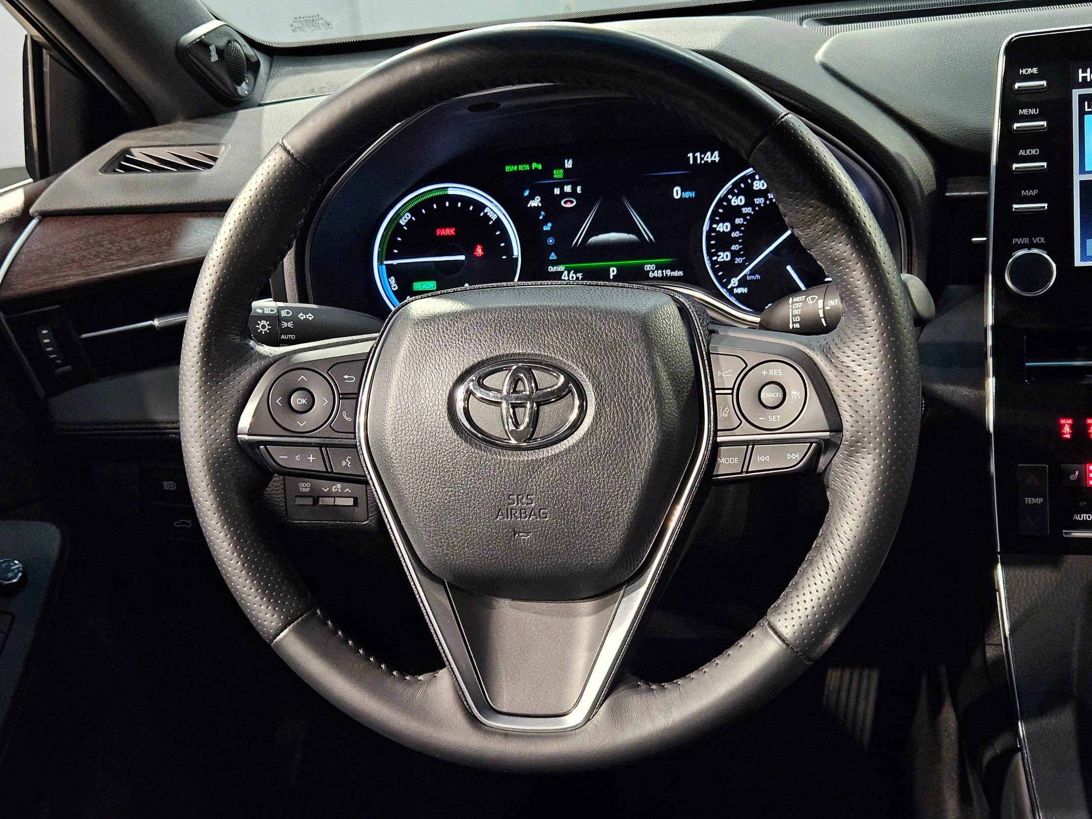 Used 2022 Toyota Avalon Limited image 27