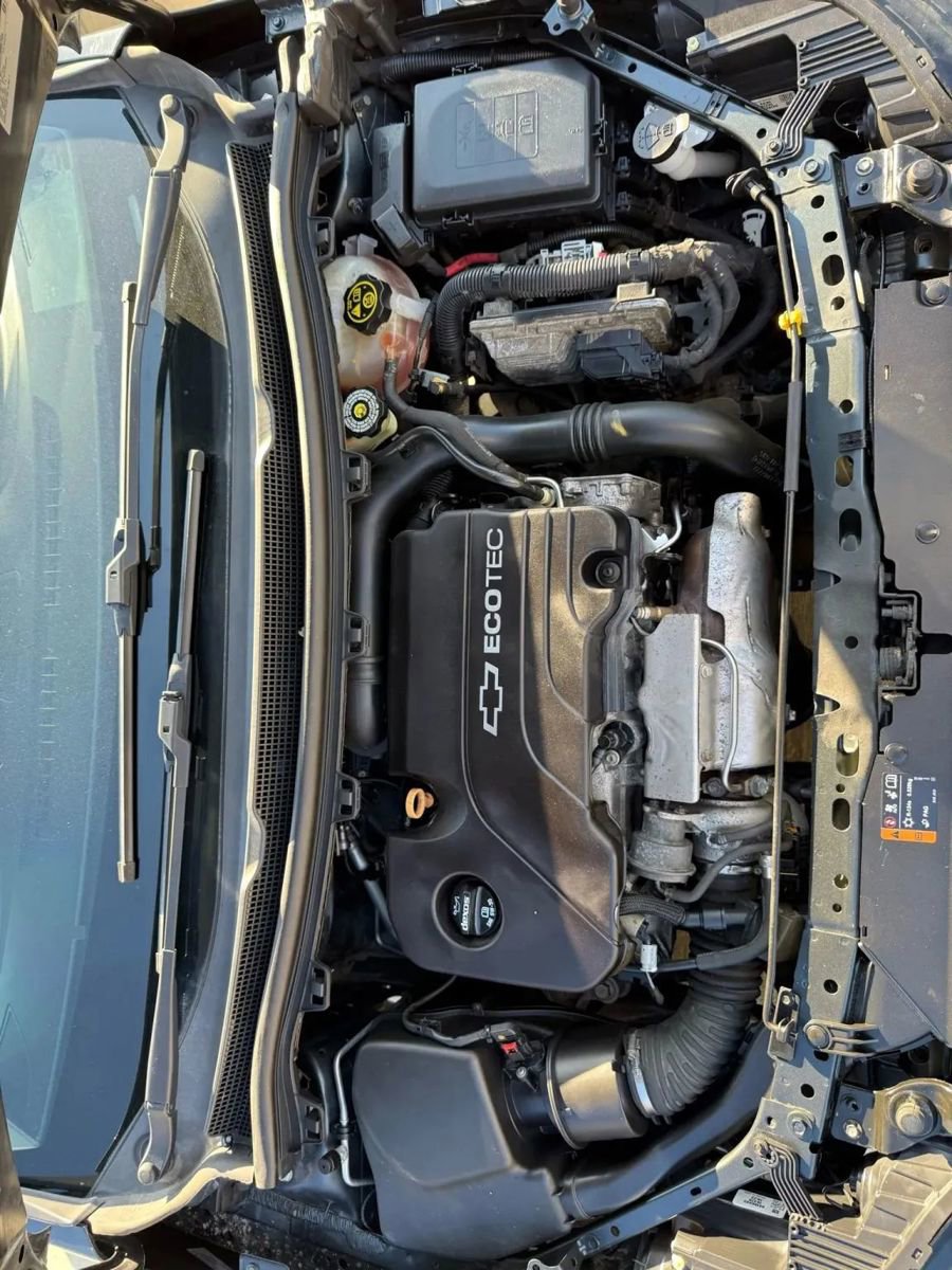 Used 2017 Chevrolet Cruze LT image 29