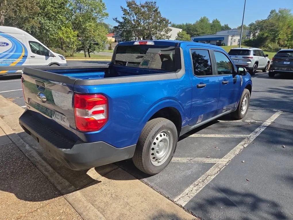 Used 2024 Ford Maverick XL FWD image 3