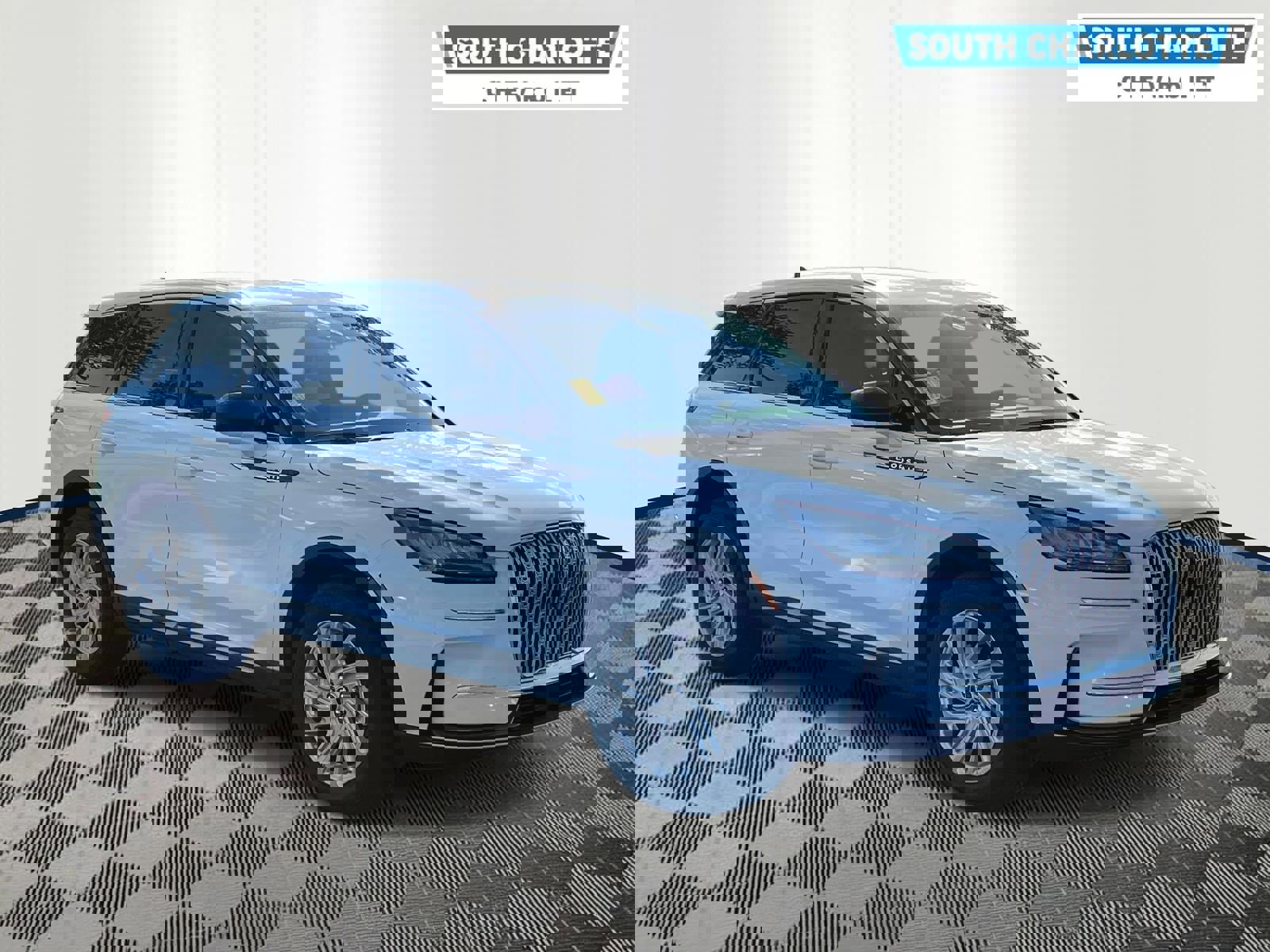 Used 2023 Lincoln Corsair FWD image 3