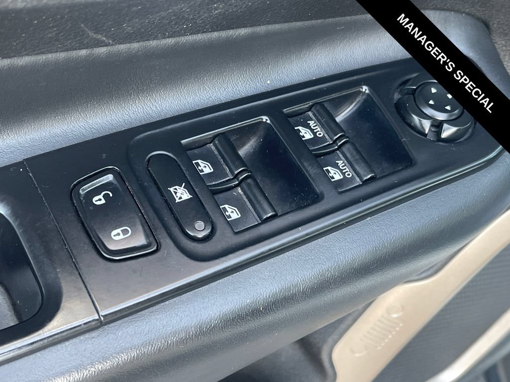 Used 2016 Jeep Renegade Limited FWD image 13