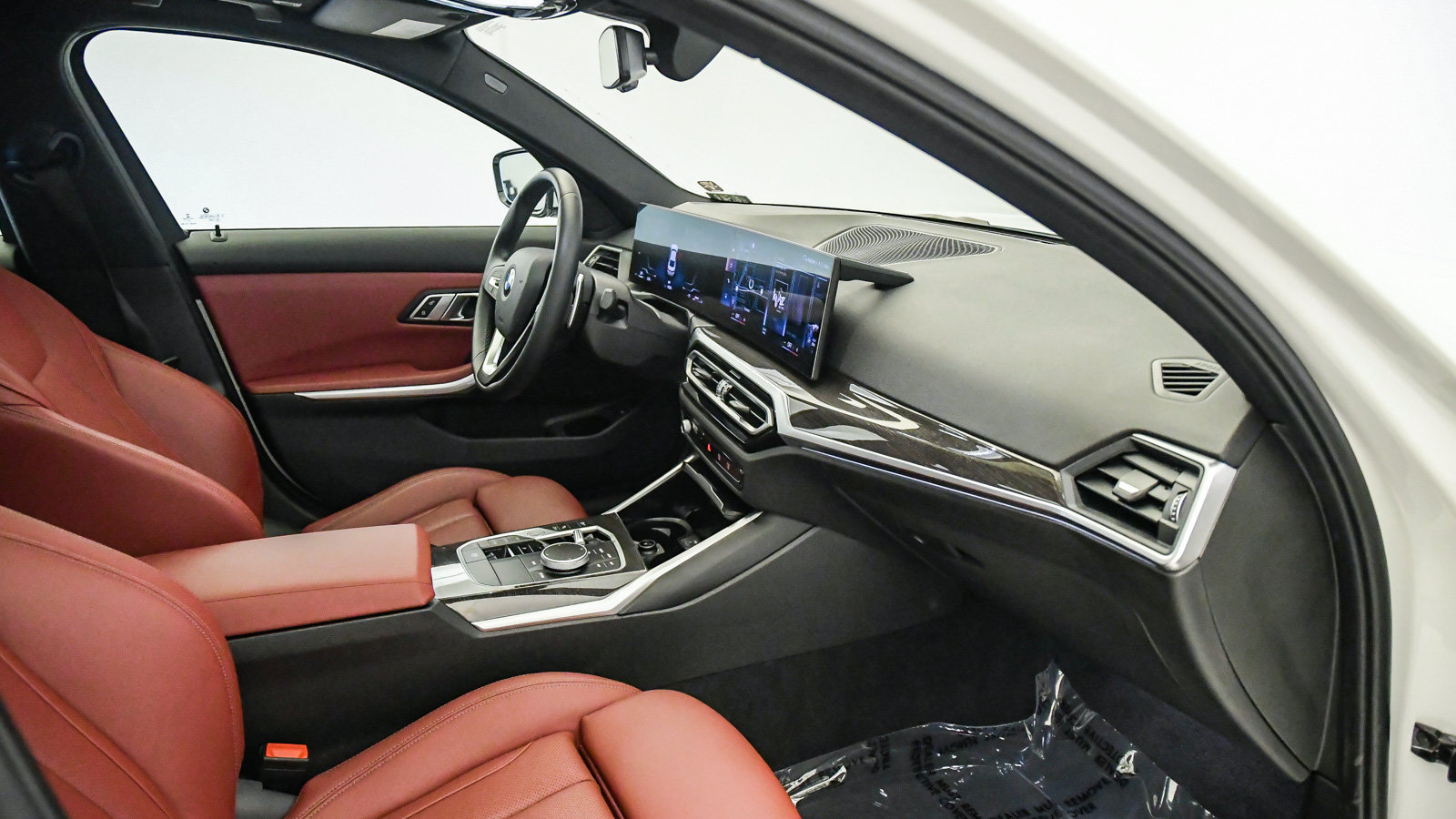 Certified 2023 BMW 330i Sedan w/ Convenience Package RWD image 16