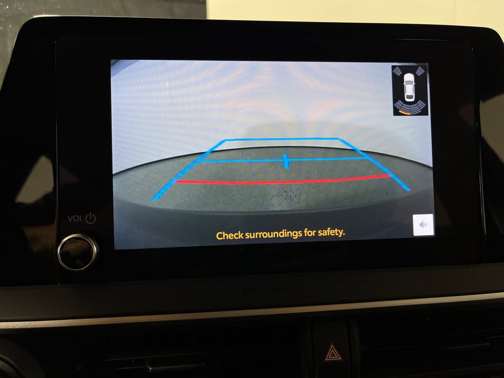 Certified 2024 Toyota Prius LE FWD image 21