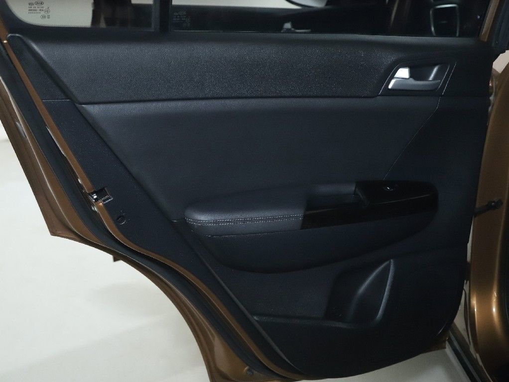 Used 2021 Kia Sportage EX w/ EX Technology Package image 13