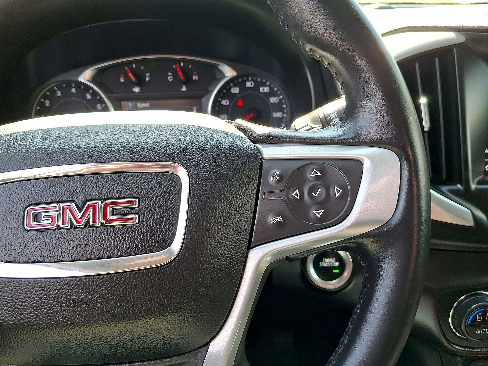 Used 2021 GMC Terrain SLE w/ Driver Convenience Package AWD/4WD image 18